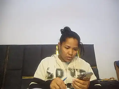 Snapshot of aleixane chatting on July 8, 2026, 6:56 pm aleixane online show from July 8, 2026, 6:56 pm