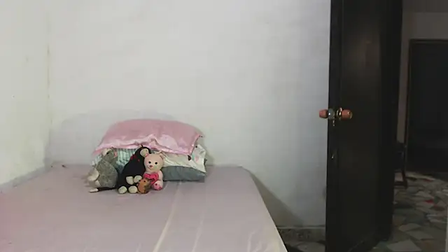 solamatista11 online show from October 30, 2025, 7:47 pm