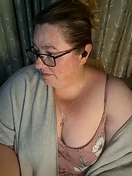 Snapshot of Iceprincess2bad4u chatting on May 9, 2026, 6:13 pm Iceprincess2bad4u online show from May 9, 2026, 6:13 pm