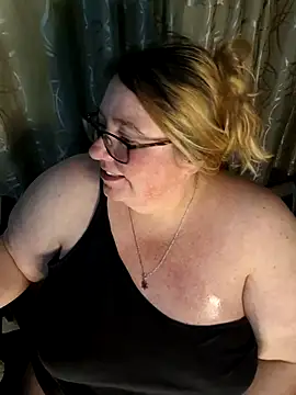 Snapshot of Iceprincess2bad4u chatting on June 16, 2026, 6:21 pm Iceprincess2bad4u online show from June 16, 2026, 6:21 pm