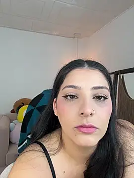 YummyAnna  online show from November 7, 2025, 5:35 pm