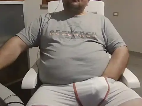 iron boy80 online show from April 17, 2026, 9:51 pm