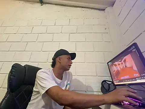 Max TheHorseDick online show from January 17, 2026, 8:34 pm