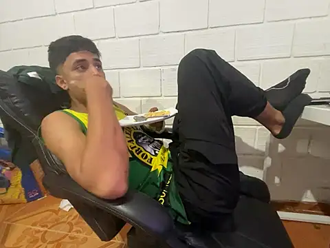 Max TheHorseDick online show from March 1, 2026, 5:53 am