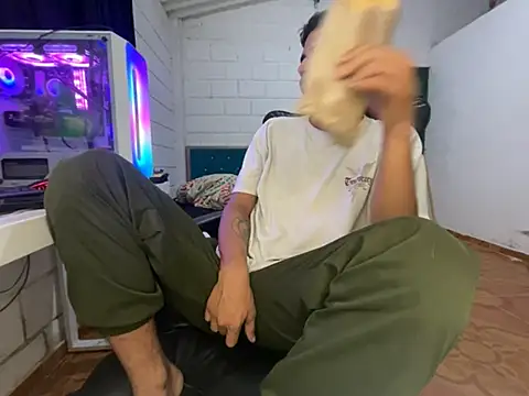 Max TheHorseDick online show from March 27, 2026, 7:36 am