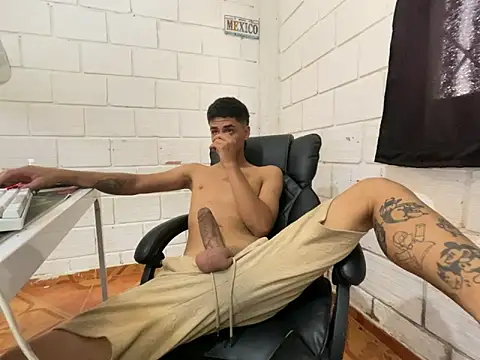 Max TheHorseDick online show from May 14, 2026, 5:53 pm