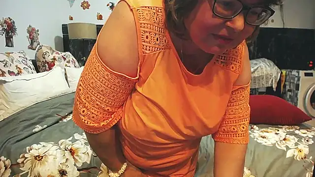 SweetMommaX online show from April 28, 2026, 8:03 pm