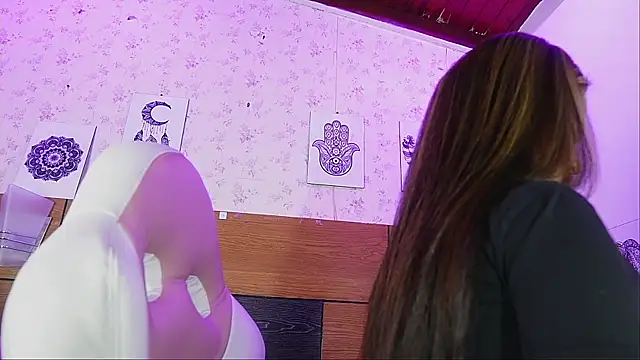 mssburbuja online show from March 14, 2025, 3:15 am