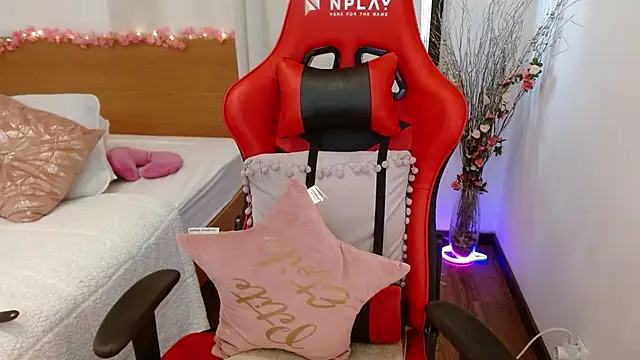 lucy luu  online show from December 2, 2024, 3:14 pm