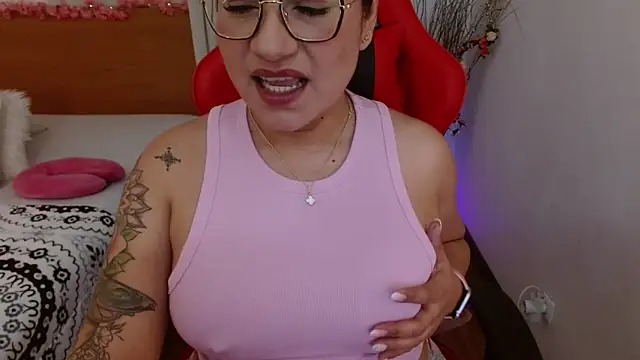 lucy luu  online show from January 12, 2025, 9:51 pm