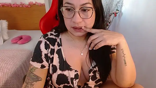 lucy luu  online show from January 14, 2025, 2:43 pm