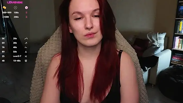 Snapshot of Val_lava chatting on April 21, 2026, 8:55 pm Val lava online show from April 21, 2026, 8:55 pm