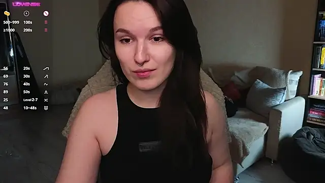 Snapshot of Val_lava chatting on June 1, 2026, 6:53 pm Val lava online show from June 1, 2026, 6:53 pm