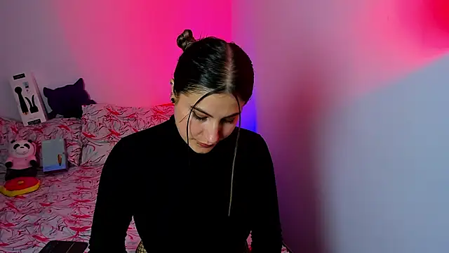 amelie collins online show from March 7, 2025, 2:04 am