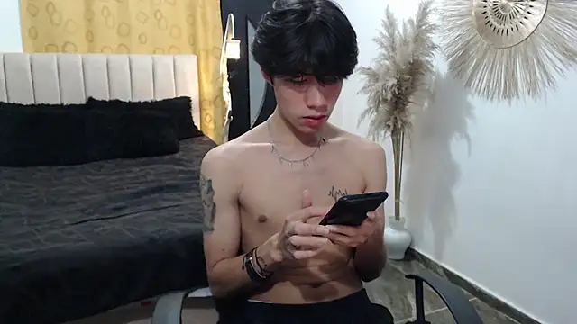 Elio-cam online show from September 9, 2025, 2:22 am