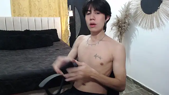 Elio-cam online show from January 8, 2026, 6:37 am