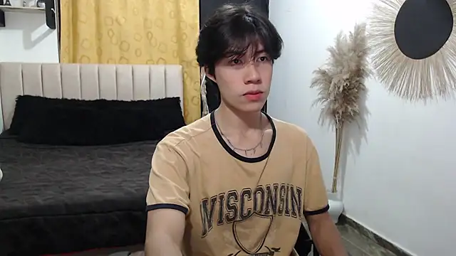 Elio-cam online show from February 17, 2026, 1:35 am