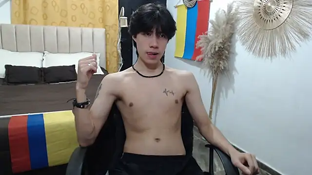 Elio-cam online show from June 29, 2026, 6:19 am