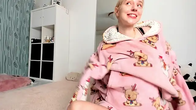 KenzieDawton online show from December 14, 2024, 4:45 am