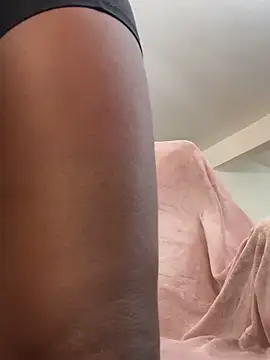 mochamimi online show from December 14, 2025, 2:06 am