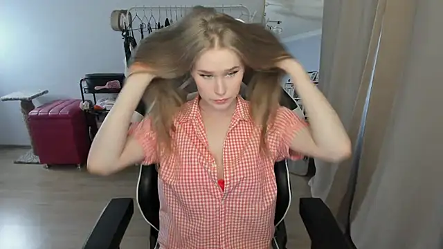 sexxy potatoes online show from October 6, 2025, 2:03 pm