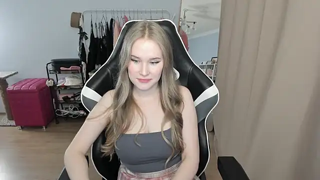 sexxy potatoes online show from October 9, 2025, 1:53 pm