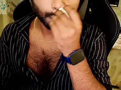 SHENOY3 online show from October 2, 2025, 3:19 pm