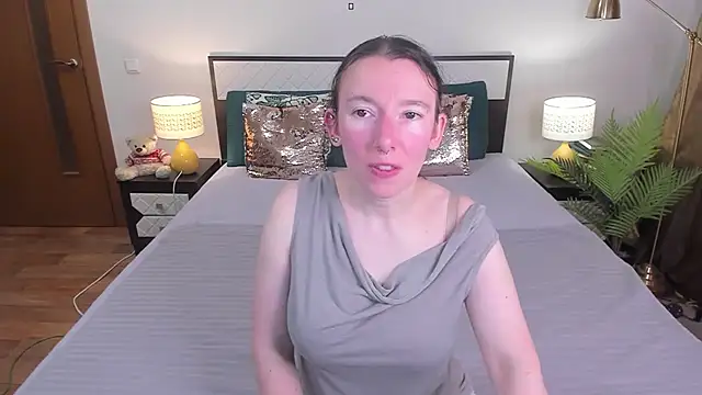CatherineWalls online show from July 16, 2026, 6:52 am