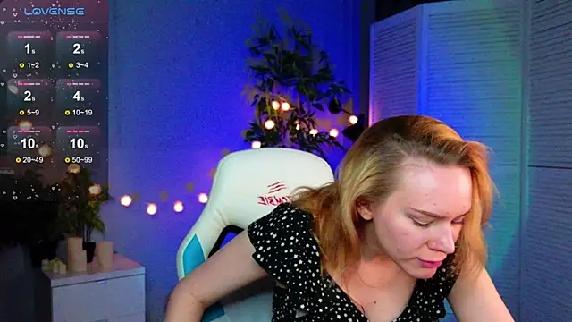 Snapshot of Ramona___ chatting on April 3, 2026, 6:22 am Ramona online show from April 3, 2026, 6:22 am