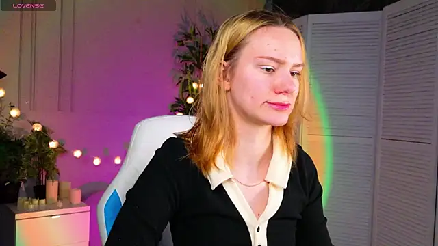 Snapshot of Ramona___ chatting on April 9, 2026, 6:30 am Ramona online show from April 9, 2026, 6:30 am