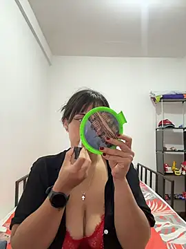 valeska69col online show from April 24, 2026, 1:46 pm