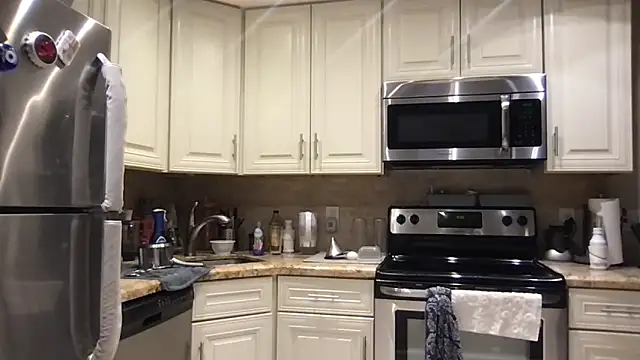 BigGuyMuscle online show from February 2, 2026, 12:31 am