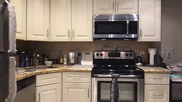 BigGuyMuscle online show from April 8, 2026, 4:18 pm