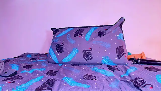 alexaa walker online show from February 24, 2025, 2:58 pm