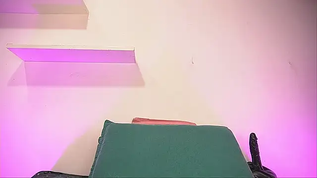 alexaa walker online show from September 12, 2025, 11:54 am