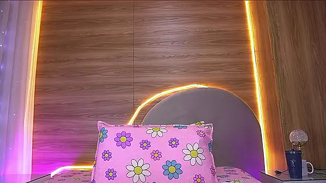 alexaa walker online show from March 11, 2026, 12:00 pm