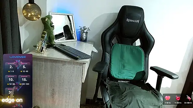 piter berlin online show from February 26, 2025, 11:04 pm