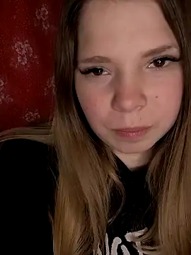 Snapshot of Zuli_Kiska chatting on February 9, 2026, 8:24 pm Zuli Kiska online show from February 9, 2026, 8:24 pm