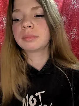 Snapshot of Zuli_Kiska chatting on February 21, 2026, 10:11 pm Zuli Kiska online show from February 21, 2026, 10:11 pm