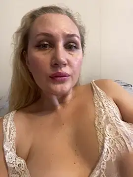 YourBlondee online show from December 16, 2024, 5:59 am