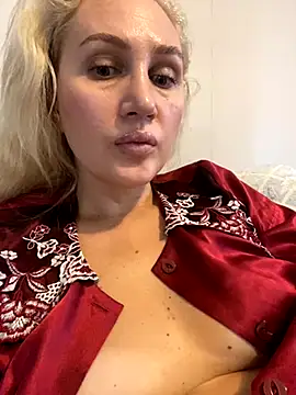 YourBlondee online show from October 29, 2025, 3:31 am