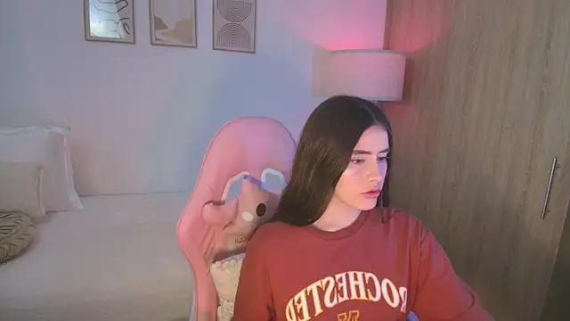 iriswest  online show from October 8, 2025, 11:35 pm