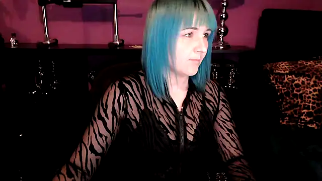 Snapshot of beauty-of-pain chatting on May 4, 2026, 7:21 pm beauty-of-pain online show from May 4, 2026, 7:21 pm