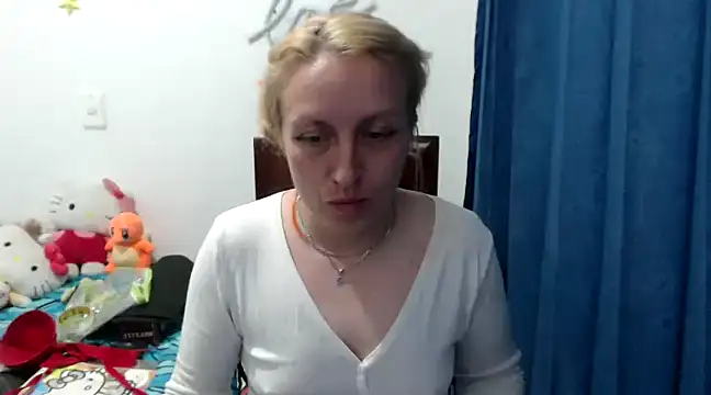 kittykalor09 online show from December 9, 2024, 2:45 am