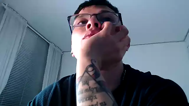 MathewCollin online show from February 19, 2025, 11:25 pm