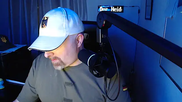 DerPornoPete online show from December 8, 2024, 3:32 am