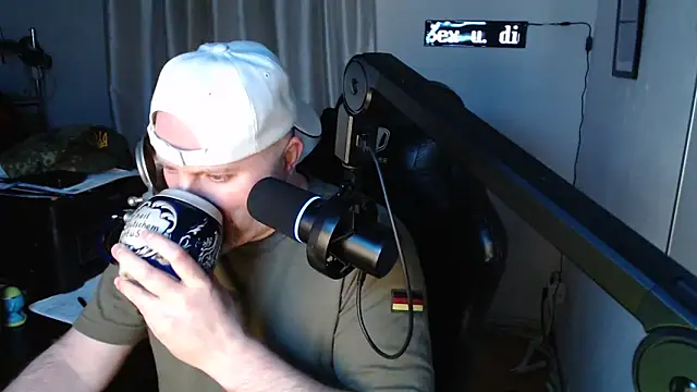 DerPornoPete online show from December 15, 2024, 12:40 am