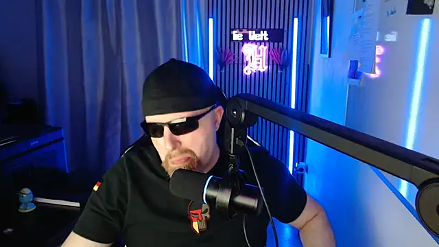 Snapshot of DerPornoPete chatting on July 1, 2026, 11:04 pm DerPornoPete online show from July 1, 2026, 11:04 pm