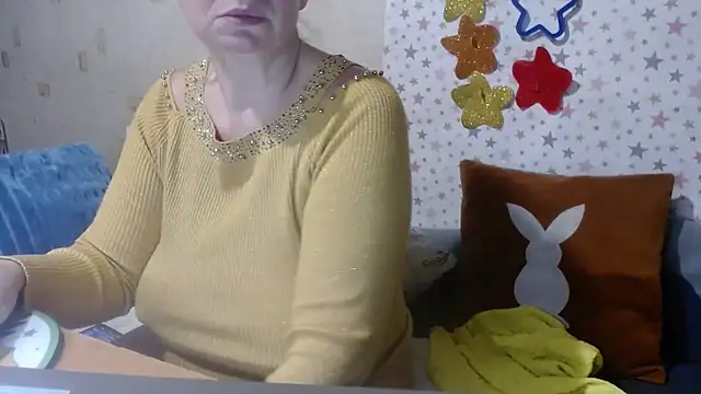 QueenLana online show from November 7, 2025, 4:12 am