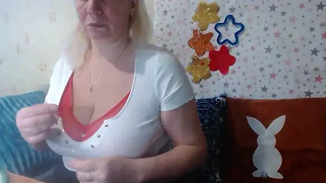 QueenLana online show from January 7, 2026, 9:34 am